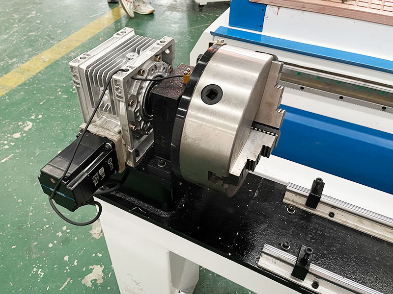 3D數(shù)控木工雕刻機(jī)帶自動(dòng)換刀和第四軸旋轉(zhuǎn)工作臺