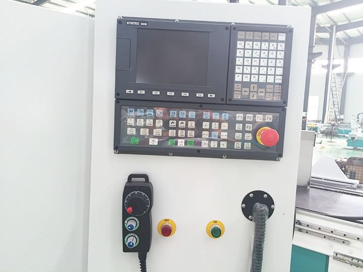 家具生產(chǎn)線(xiàn)自動(dòng)送料數(shù)控機(jī)床