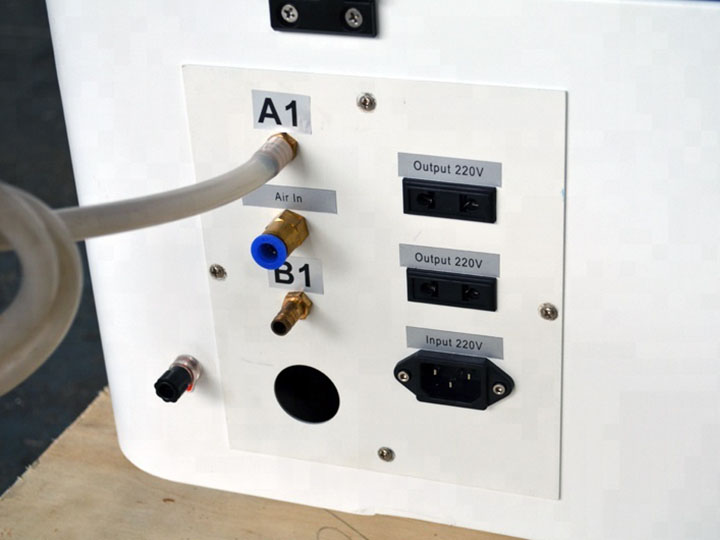 臺式激光切割機(jī)的機(jī)器后插座