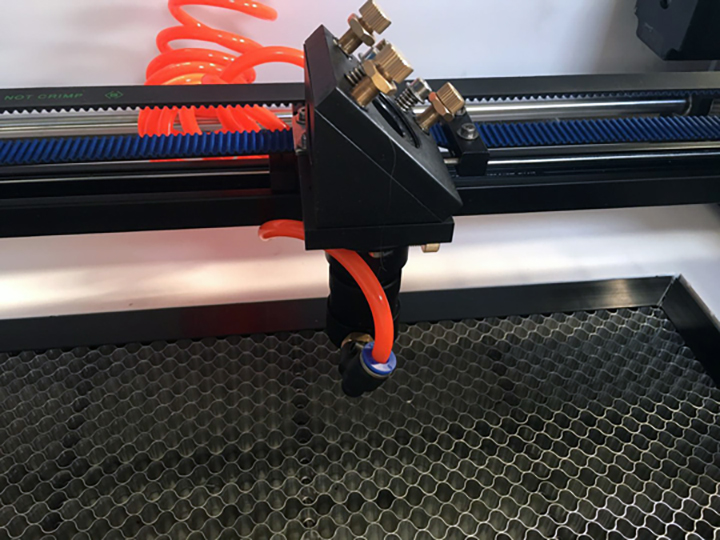 臺式激光切割機(jī)激光頭