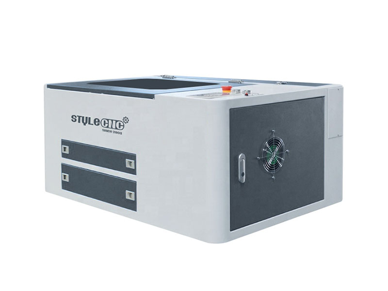 經(jīng)濟(jì)實(shí)惠的小型臺式激光雕刻切割機(jī)