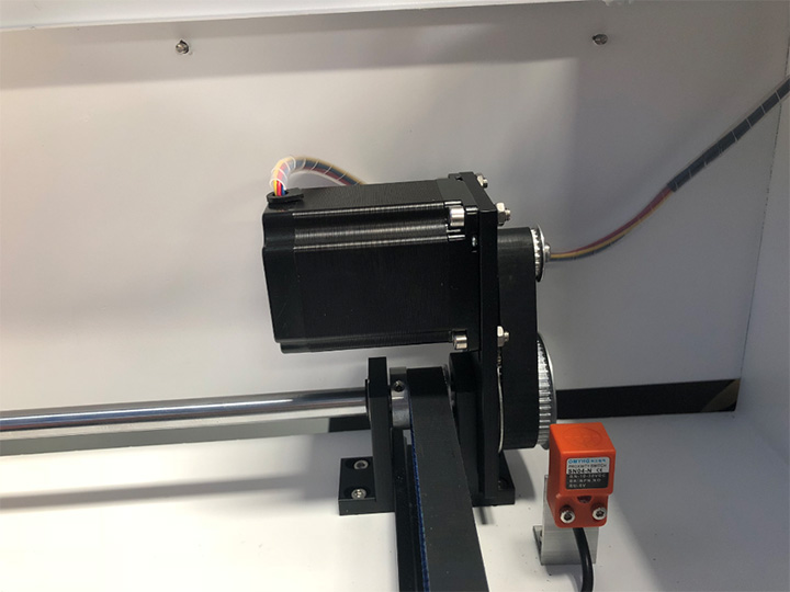 臺式激光切割機(jī)的步進(jìn)電機(jī)