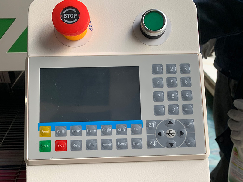 2025年最暢銷的工業(yè)織物激光切割機