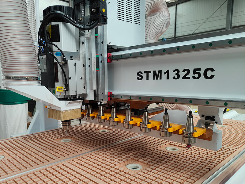 4x8直排式自動換刀數(shù)控雕刻機