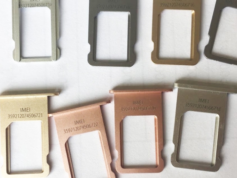 iPhone 徽標(biāo)和 IMEI 激光雕刻項(xiàng)目