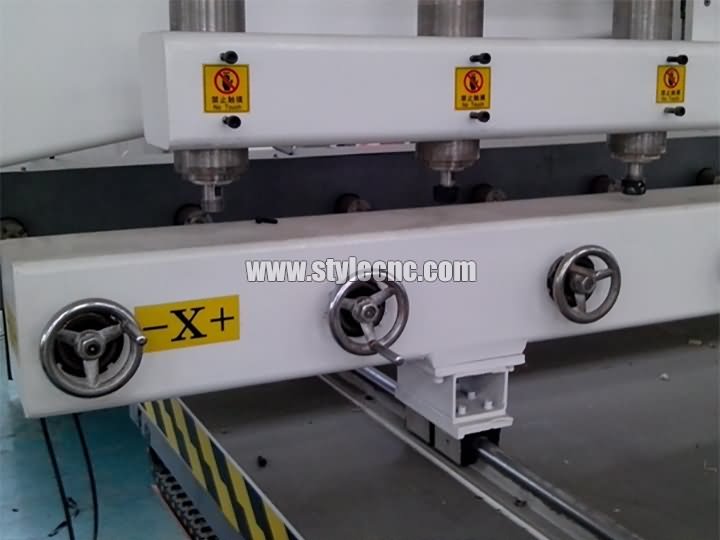 3D木工數(shù)控雕刻機帶8個旋轉(zhuǎn)軸