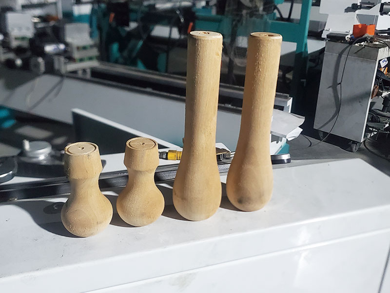 適合初學者的小型木工車床 - 家用數(shù)控木工車床