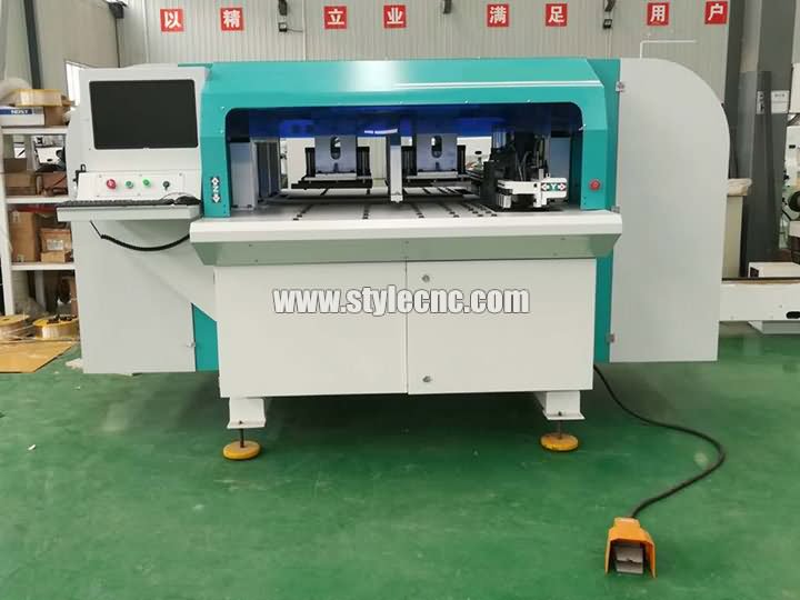 木工自動數(shù)控鉆孔開槽機