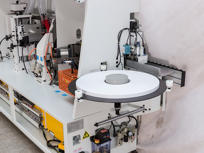 用于櫥柜制作的小型木工封邊機