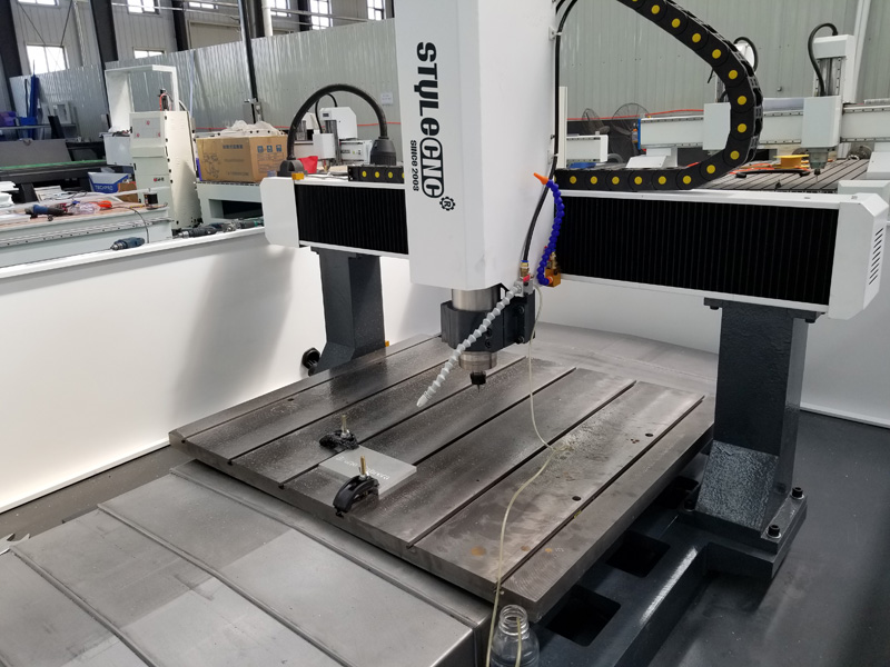 用于金屬銑削、雕刻和鉆孔的數控銑床