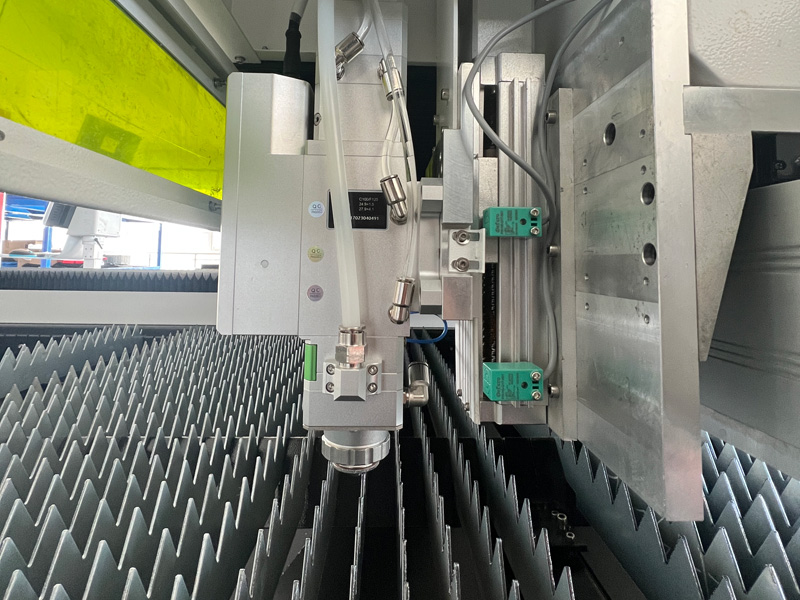 2025最便宜 4x8 光纖激光不銹鋼切割機(jī) 1500W