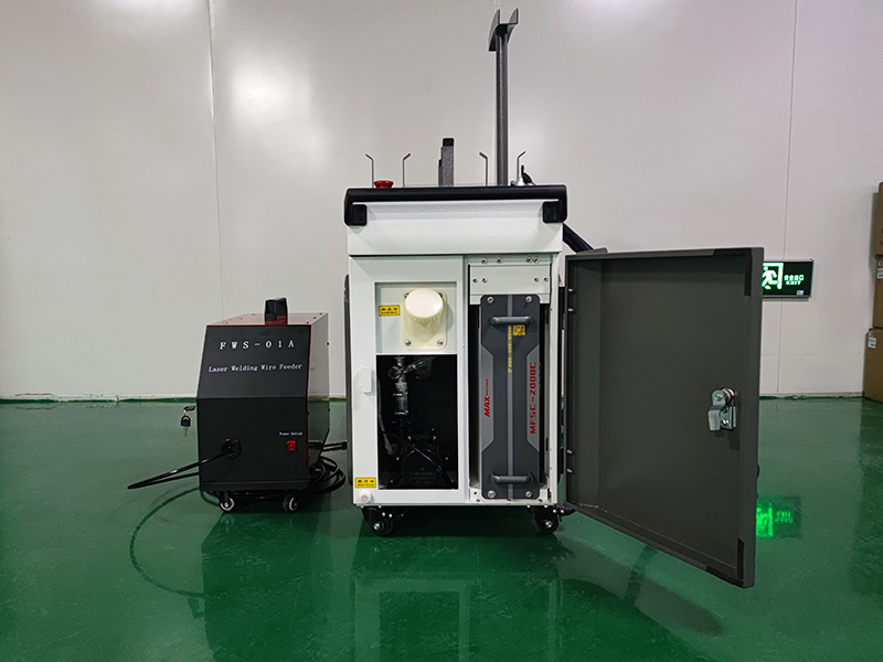 三合一手持式激光焊接、清洗、切割機(jī)