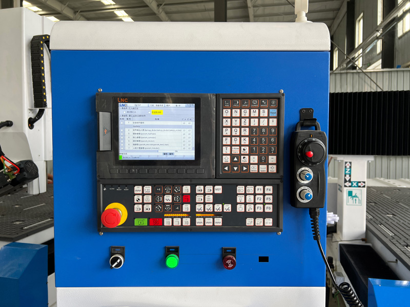 工業(yè)級(jí)四軸數(shù)控木工雕刻機(jī)帶圓盤(pán)自動(dòng)換刀裝置