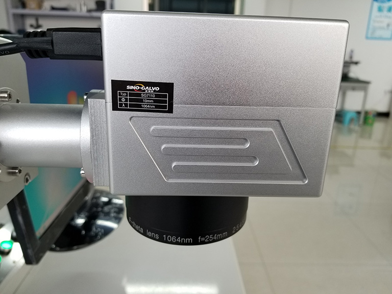 特價(jià)出售用于杯子和玻璃杯的旋轉(zhuǎn)光纖激光雕刻機(jī)