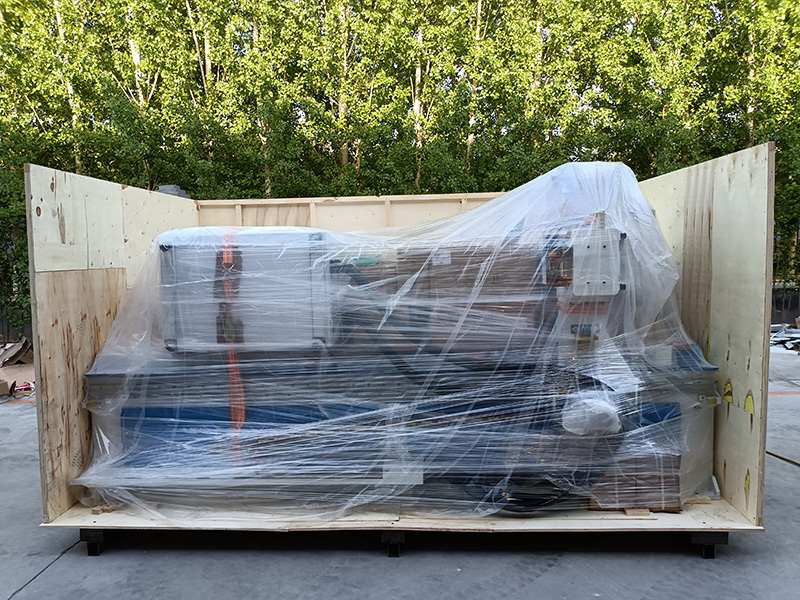 自動換刀數(shù)控雕刻刻機的包裝