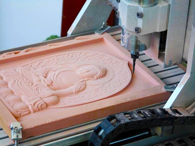 夏季如何保養(yǎng)數(shù)控木工雕刻機(jī)？