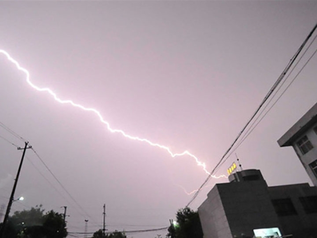 雷雨天需要對(duì)數(shù)控雕刻機(jī)做什么？
