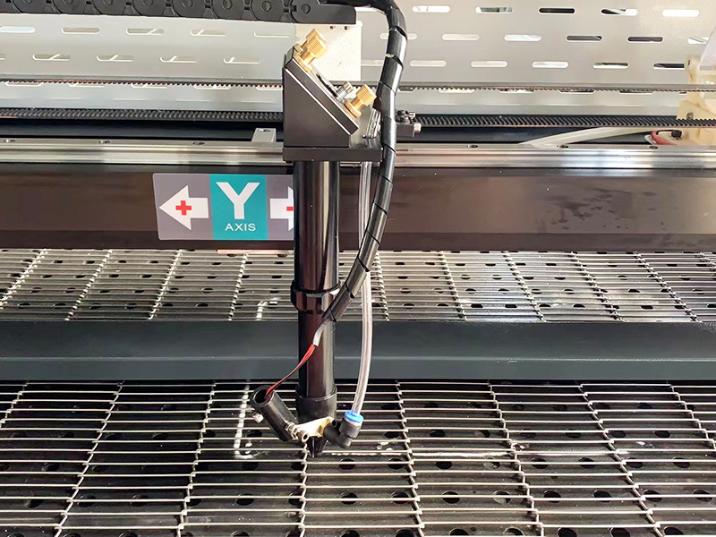 全自動(dòng) CO2 服裝、服飾、服飾用激光切割機(jī)