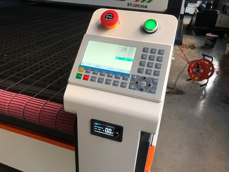 全自動(dòng) CO2 服裝、服飾、服飾用激光切割機(jī)