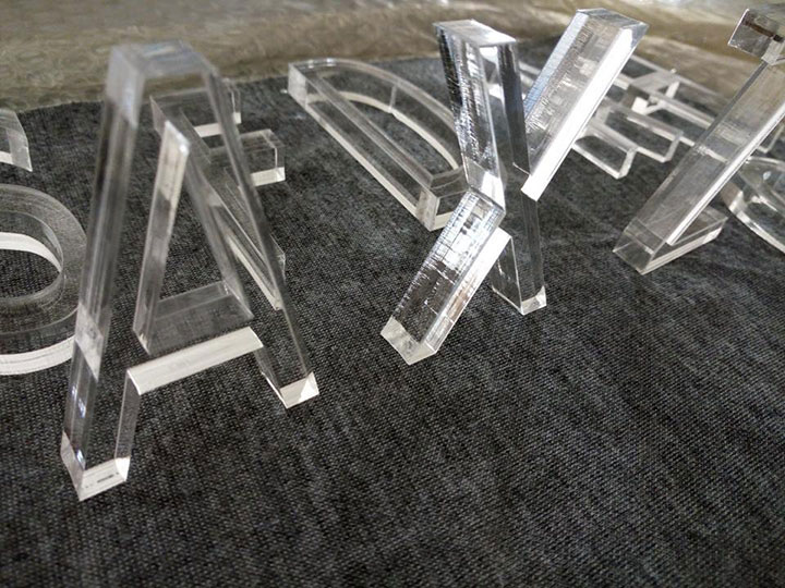 最佳預(yù)算 CO2 適用于金屬、丙烯酸、木材的激光切割機