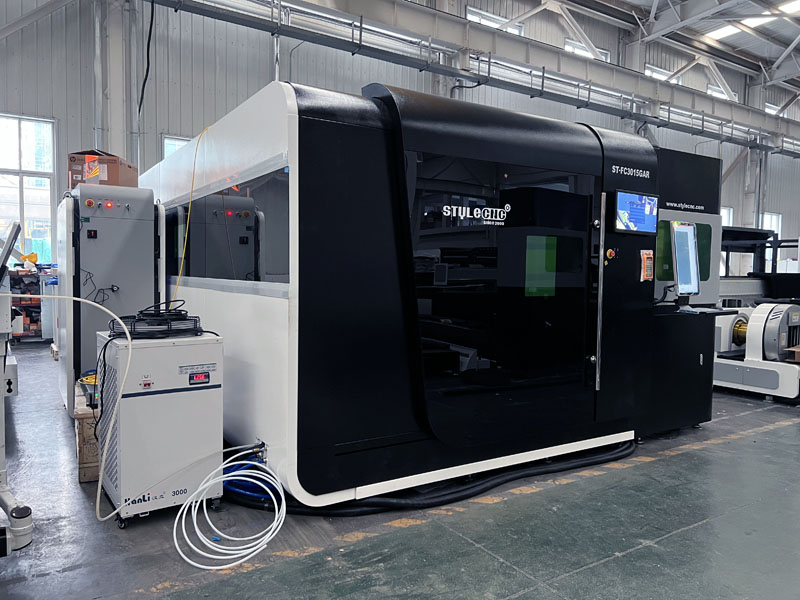 金屬板材、管材兩用光纖激光切割機(jī)