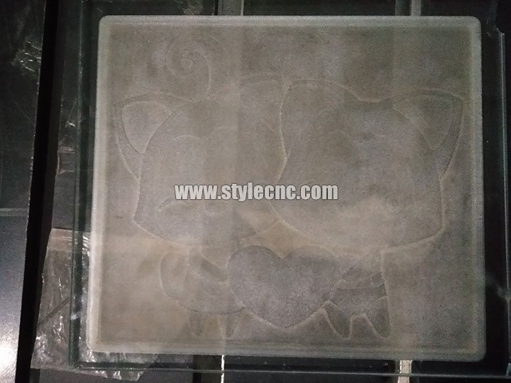 玻璃雕刻項(xiàng)目的數(shù)控雕刻機(jī)