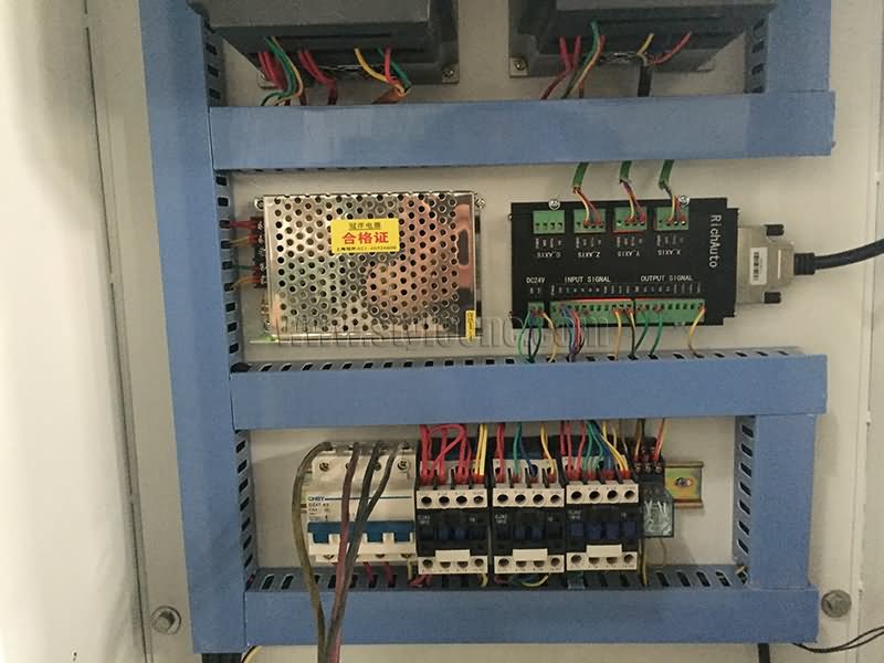 木工數(shù)控車床電子元件