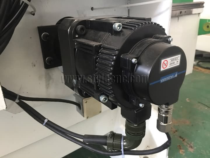 安川伺服電機及驅(qū)動器