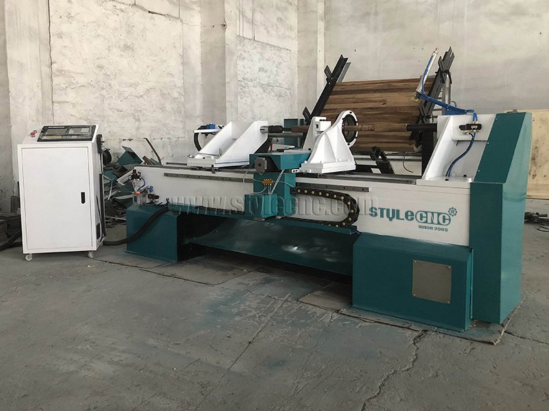 自進(jìn)料數(shù)控木工車床