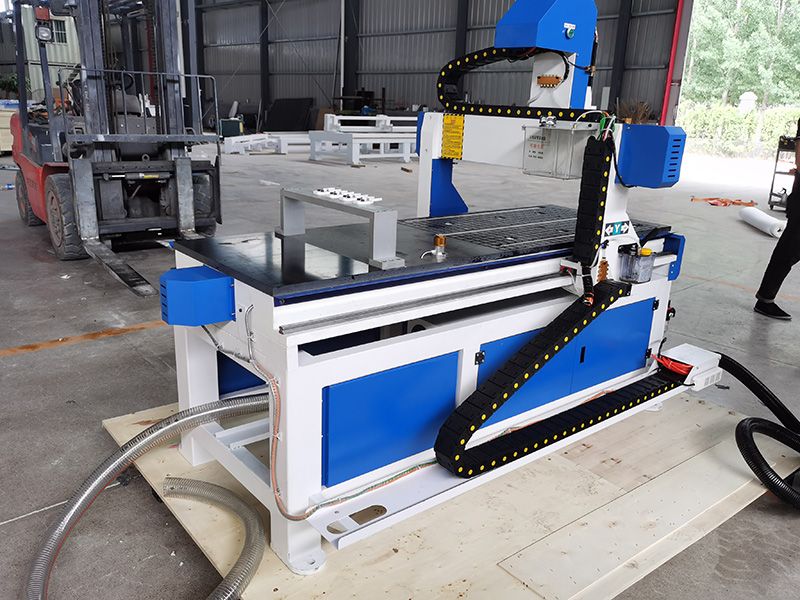 適合家庭使用的帶換刀裝置的小型臺式數(shù)控雕刻機