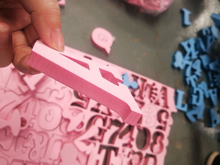 用于柚木船甲板項目的激光切割機(jī)