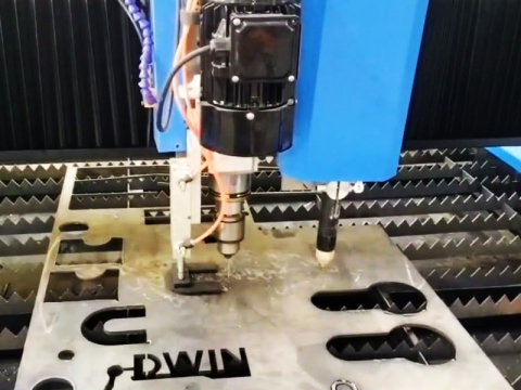 用于金屬板材切割的高速數(shù)控等離子切割工作臺