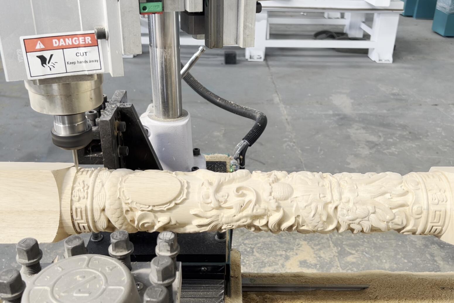 適用于木工項(xiàng)目的四軸數(shù)控木工車(chē)床