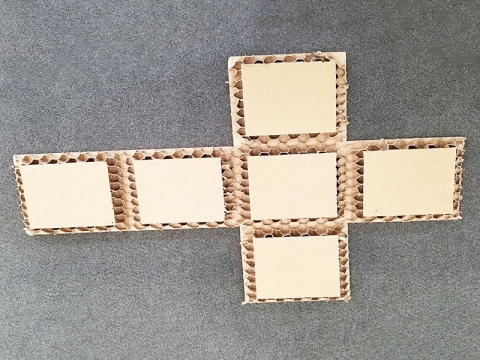 用于紙板箱制造的工業(yè)振動刀切割機 用于紙板箱制造的工業(yè)振動刀切割機