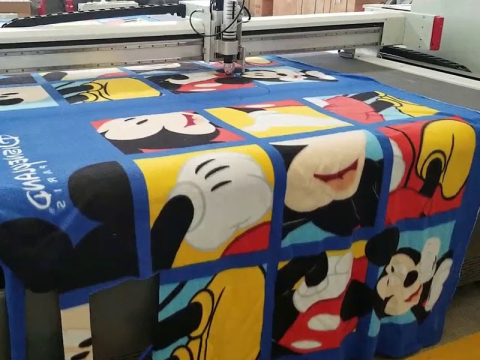 數(shù)控毛毯切割機(jī)與振動刀切割機(jī) 數(shù)控毛毯切割機(jī)與振動刀切割機(jī)