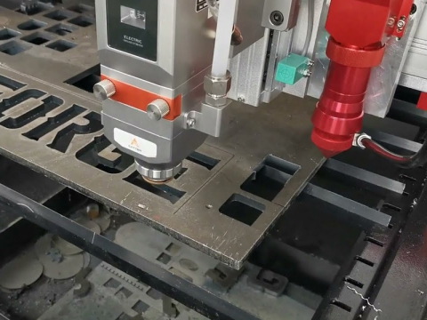 CO2 和光纖組合激光切割機(jī)，適用于金屬和木材