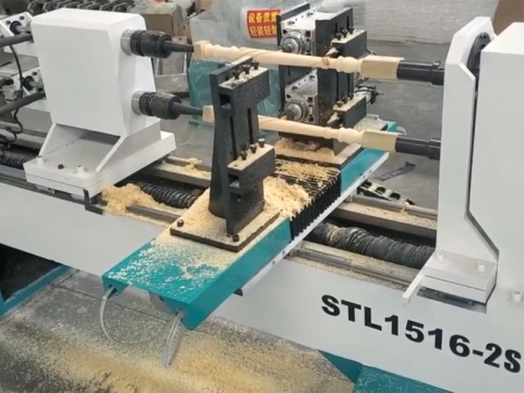 雙軸數(shù)控木工車(chē)床，配備雙主軸，適用于木工