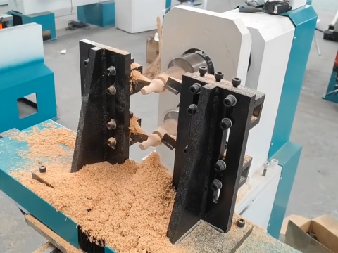 如何在一臺(tái)車(chē)床上同時(shí)制作多個(gè)木工項(xiàng)目？