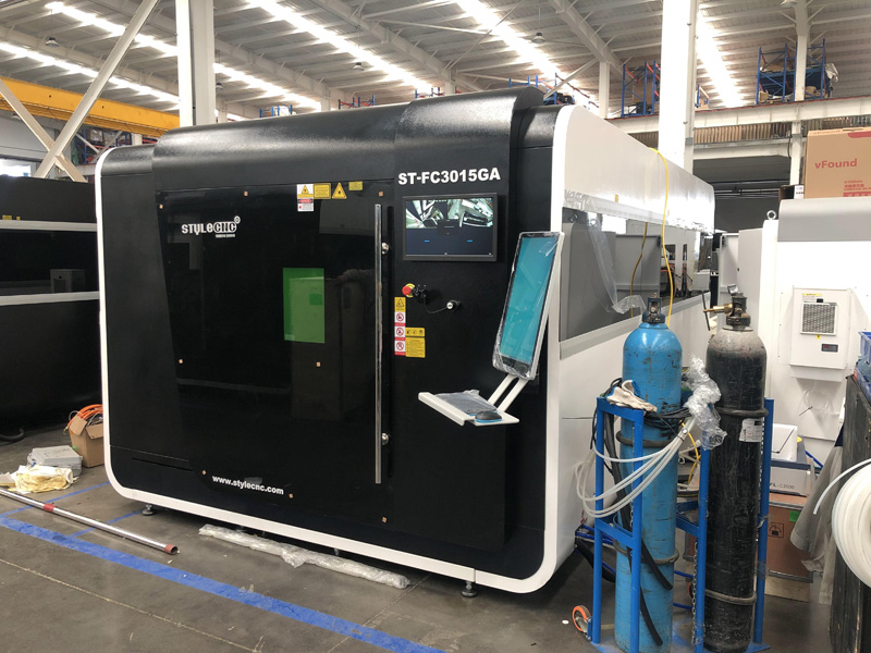 美國自動精密數(shù)控光纖激光金屬切割機