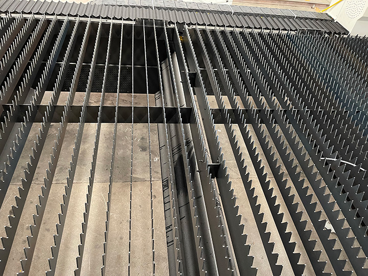 鋸齒激光切割工作臺(tái)