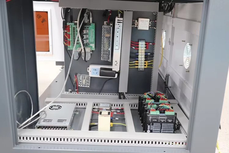 大型三軸龍門(mén)光纖激光打標(biāo)機(jī)電子柜