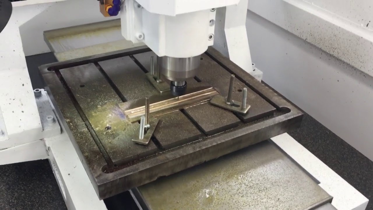 帶移動(dòng)工作臺(tái)的黃銅、銅、金屬雕刻機(jī)