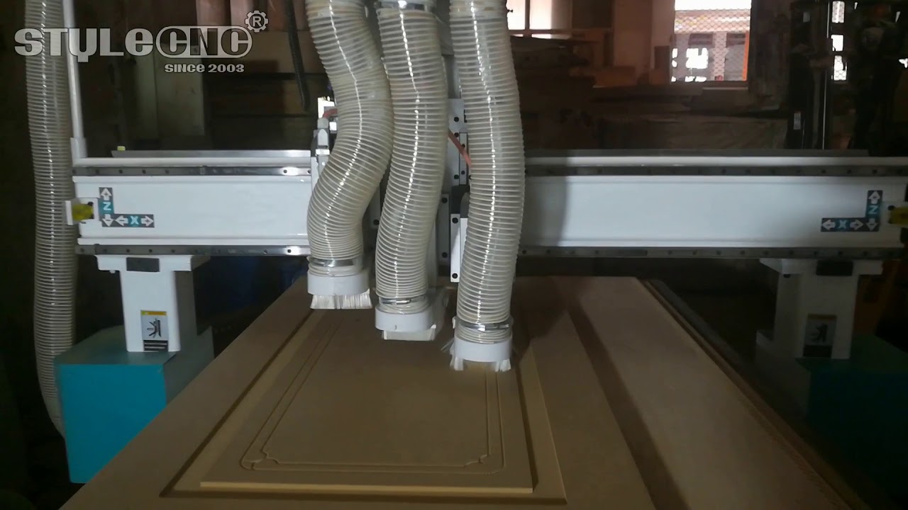 專業(yè)木門制造數(shù)控雕刻機(jī)，配備 3 個主軸