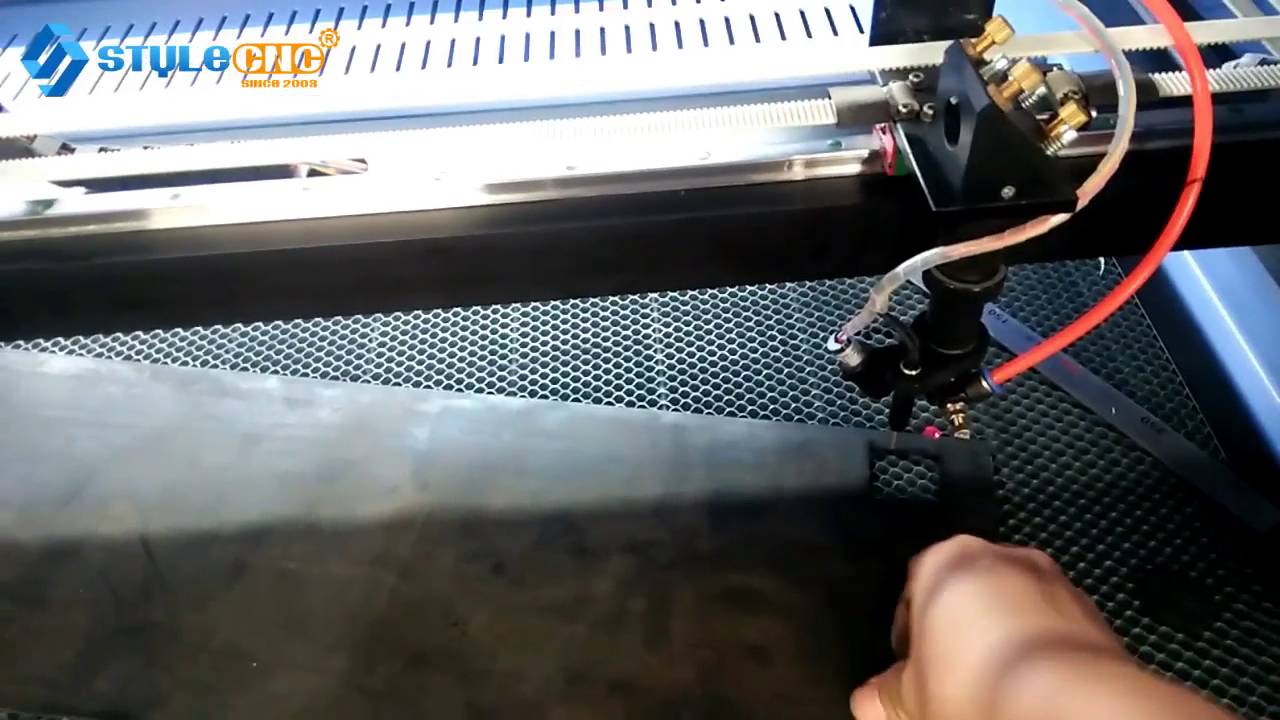 STJ9060 適合小型企業(yè)的激光墊片切割機 STJ9060 適合小型企業(yè)的激光墊片切割機