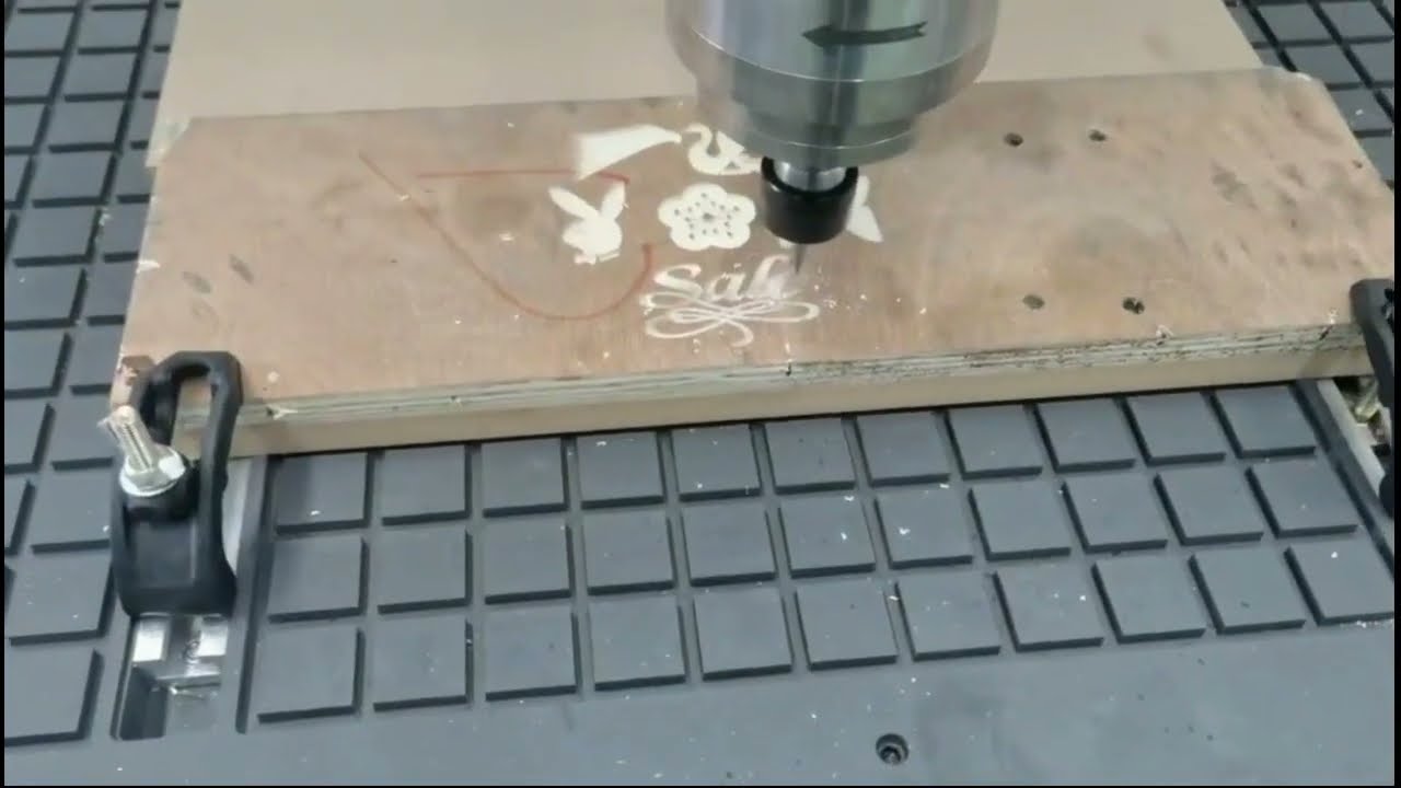 經(jīng)濟(jì)實(shí)惠的數(shù)控雕刻刻機(jī)出售 4x8 真空工作臺(tái)